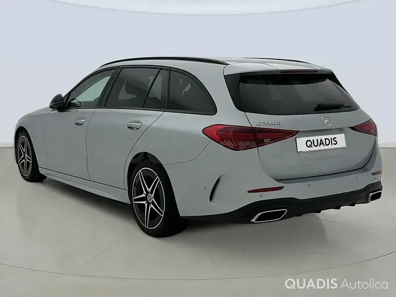 Usado Mercedes C220 200 CV (147 kW) 2025 Gris / plata Familiar