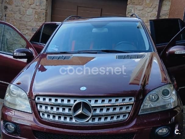Granate Usado 2007 Mercedes ML320 SUV | 7000 € (Precio justo) - Imagen 1/4