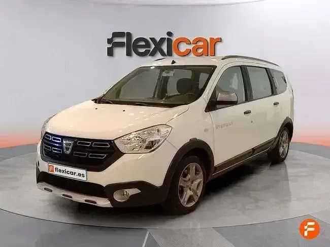 Usado Dacia Lodgy Comfort 115 CV (84 kW) 2022 Blanco Monovolumen