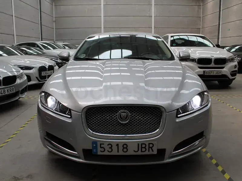 Usado Jaguar XF Premium Luxury 200 CV (147 kW) 2014 Gris / plata Berlina