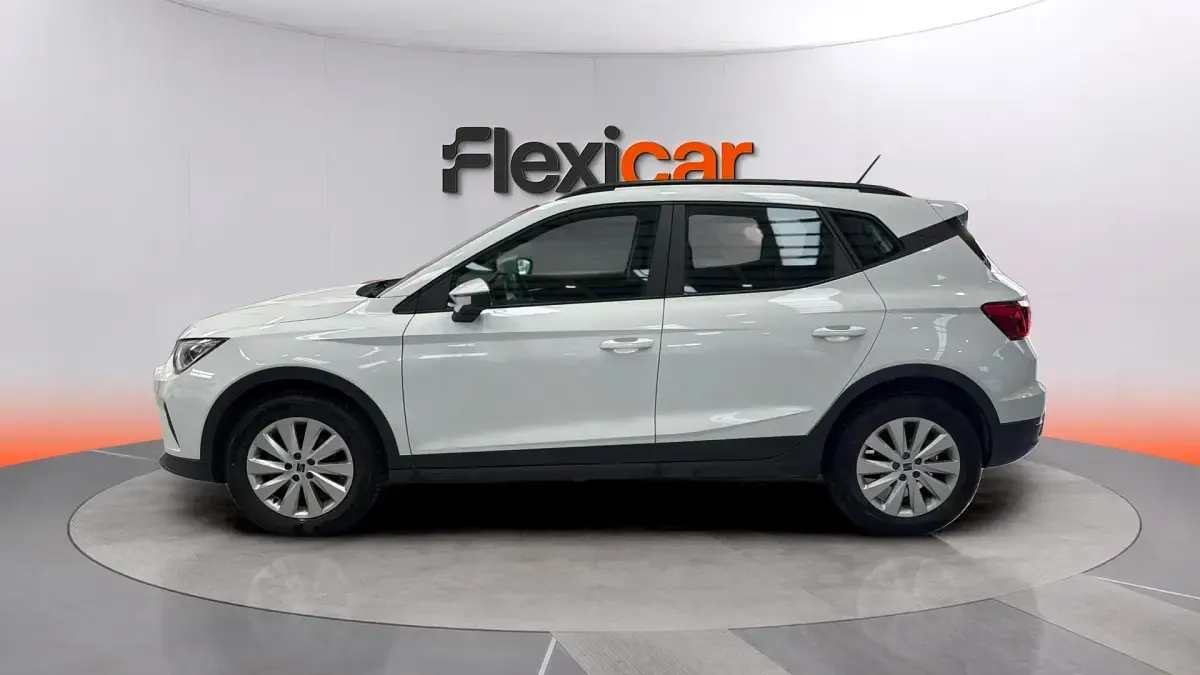 Usado Seat Arona Style 110 CV (80 kW) 2024 Negro SUV