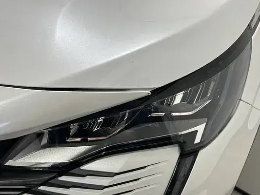 Usado Peugeot 3008 Allure 130 CV (95 kW) 2021 Blanco SUV