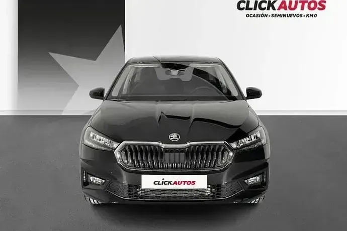 Usado Skoda Fabia Selection 115 CV (84 kW) 2025 Blanco Utilitario