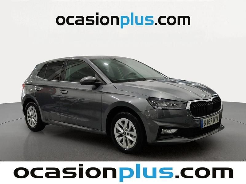 Usado Skoda Fabia Selection 95 CV (69 kW) 2025 Gris Utilitario