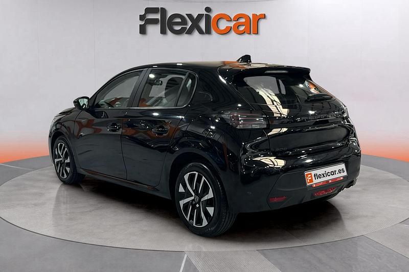 Usado Peugeot 208 Active 102 CV (75 kW) 2024 Negro Utilitario