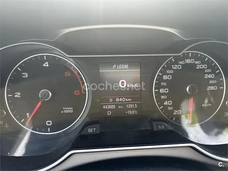 Usado Audi A4 163 CV (119 kW) 2012 Azul Familiar