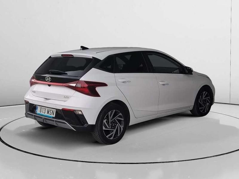 Usado Hyundai i20 102 CV (75 kW) 2024 Blanco Utilitario