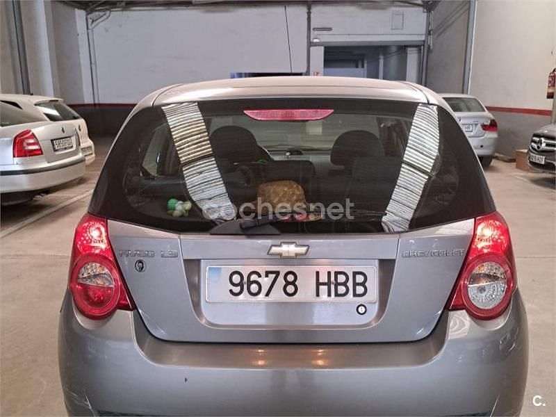 Usado Chevrolet Aveo LS 101 CV (74 kW) 2010 Gris / plata Berlina