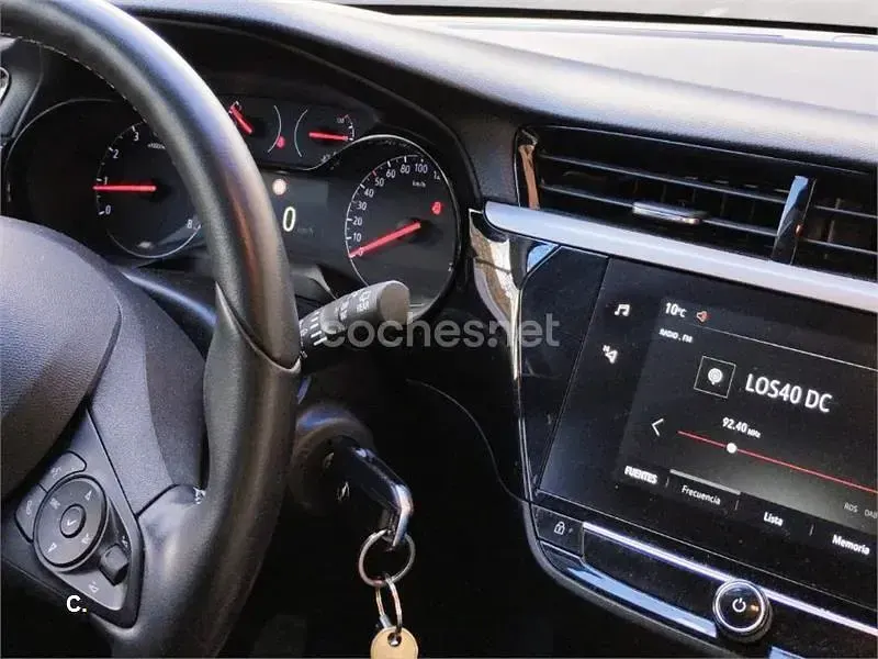 Usado Opel Corsa Edition 75 CV (55 kW) 2022 Rojo Utilitario