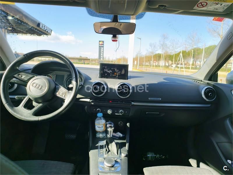 Usado Audi A3 184 CV (135 kW) 2018 Gris / plata Berlina