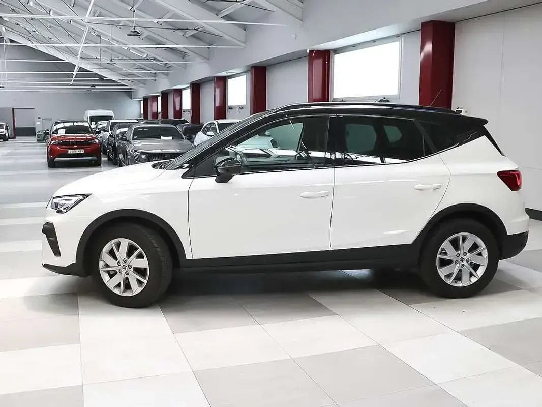Usado Seat Arona FR 116 CV (85 kW) 2026 Blanco SUV