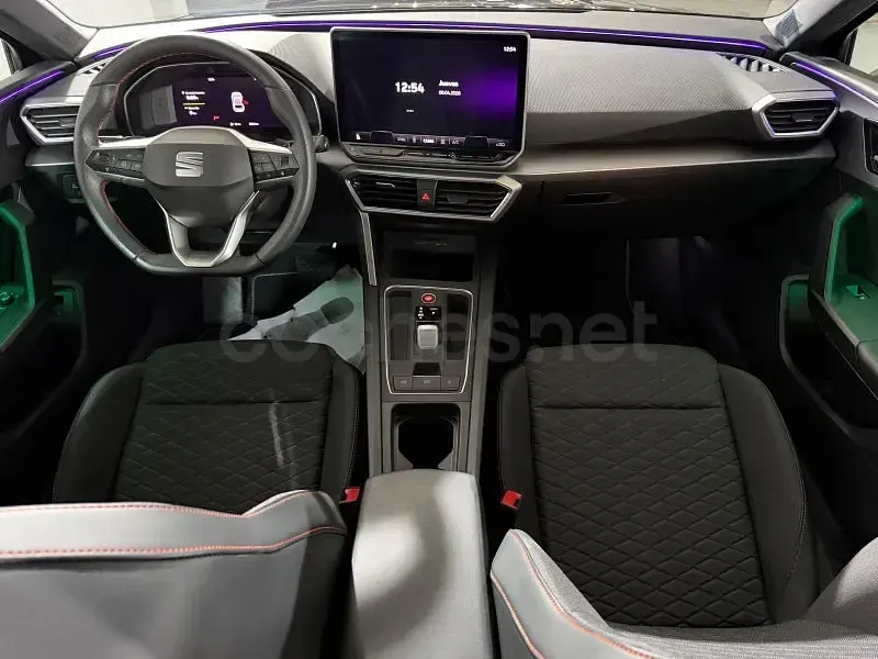 Nuevo Seat Leon FR 150 CV (110 kW) 2026 Negro Familiar