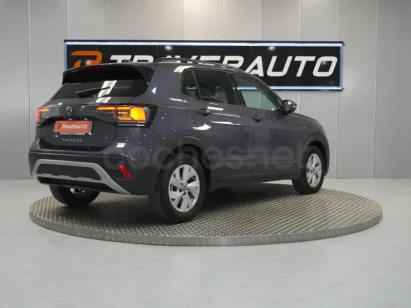 Usado VW T-Cross Life 116 CV (85 kW) 2024 Gris / plata SUV