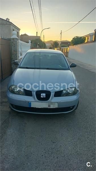 Usado Seat Cordoba Reference 85 CV (62 kW) 2006 Azul Berlina