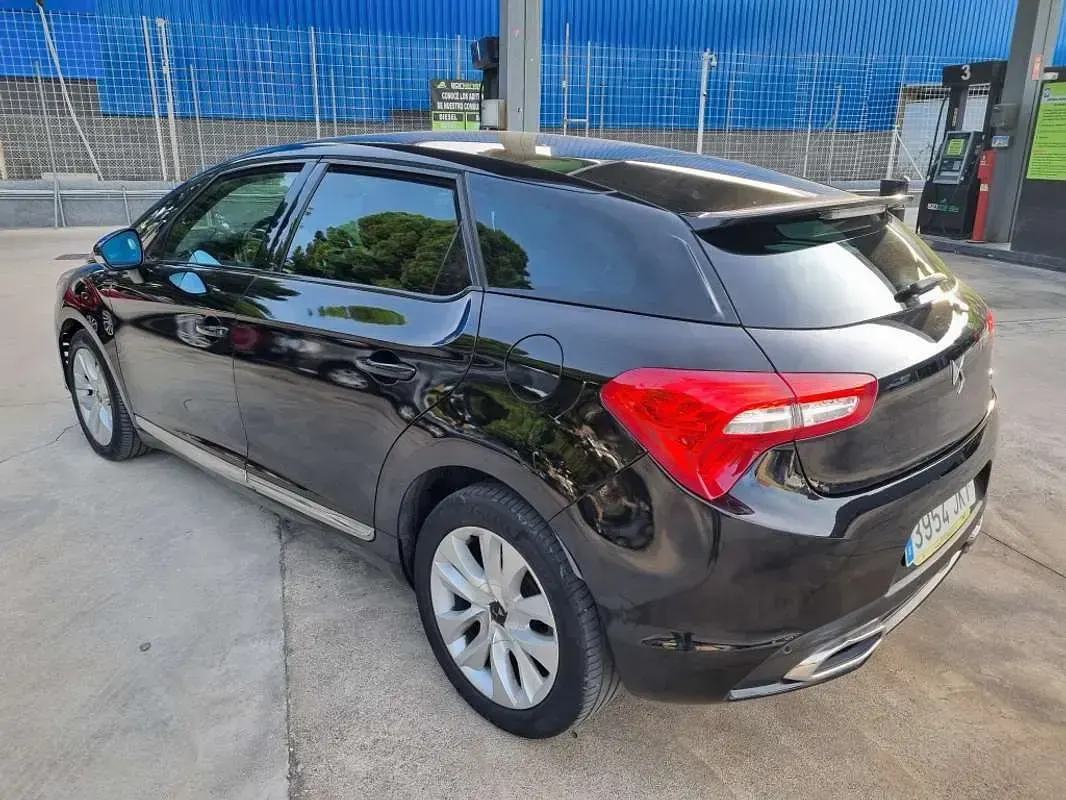 Usado DS Automobiles DS5 Style 120 CV (88 kW) 2016 Negro Utilitario
