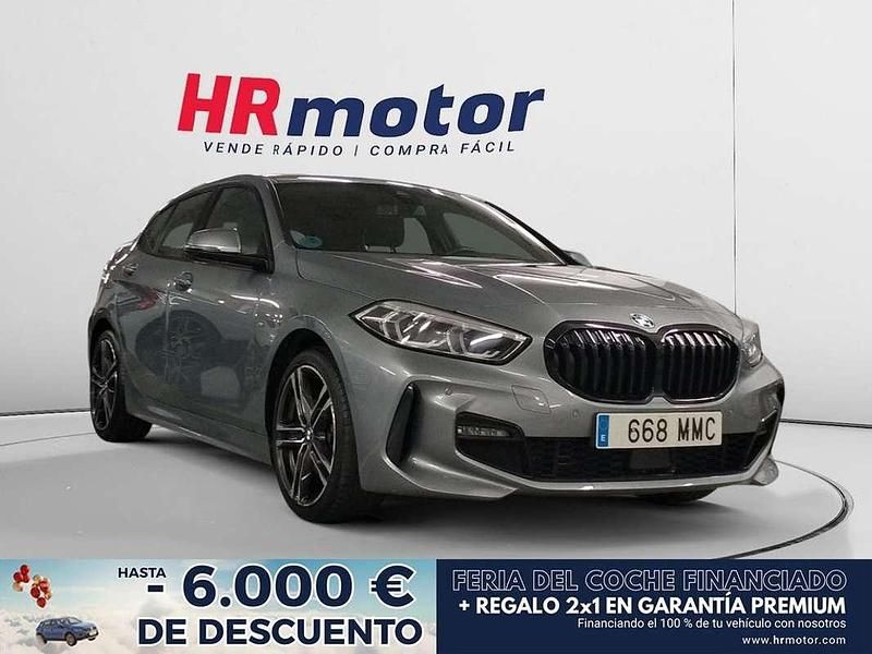 Gris Usado 2023 BMW 118 M Sport Utilitario | 23.840 € (Precio justo) - Imagen 1/1