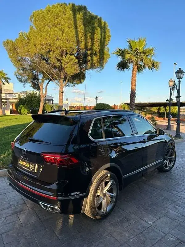 Usado VW Tiguan R-line 150 CV (110 kW) 2022 Negro SUV