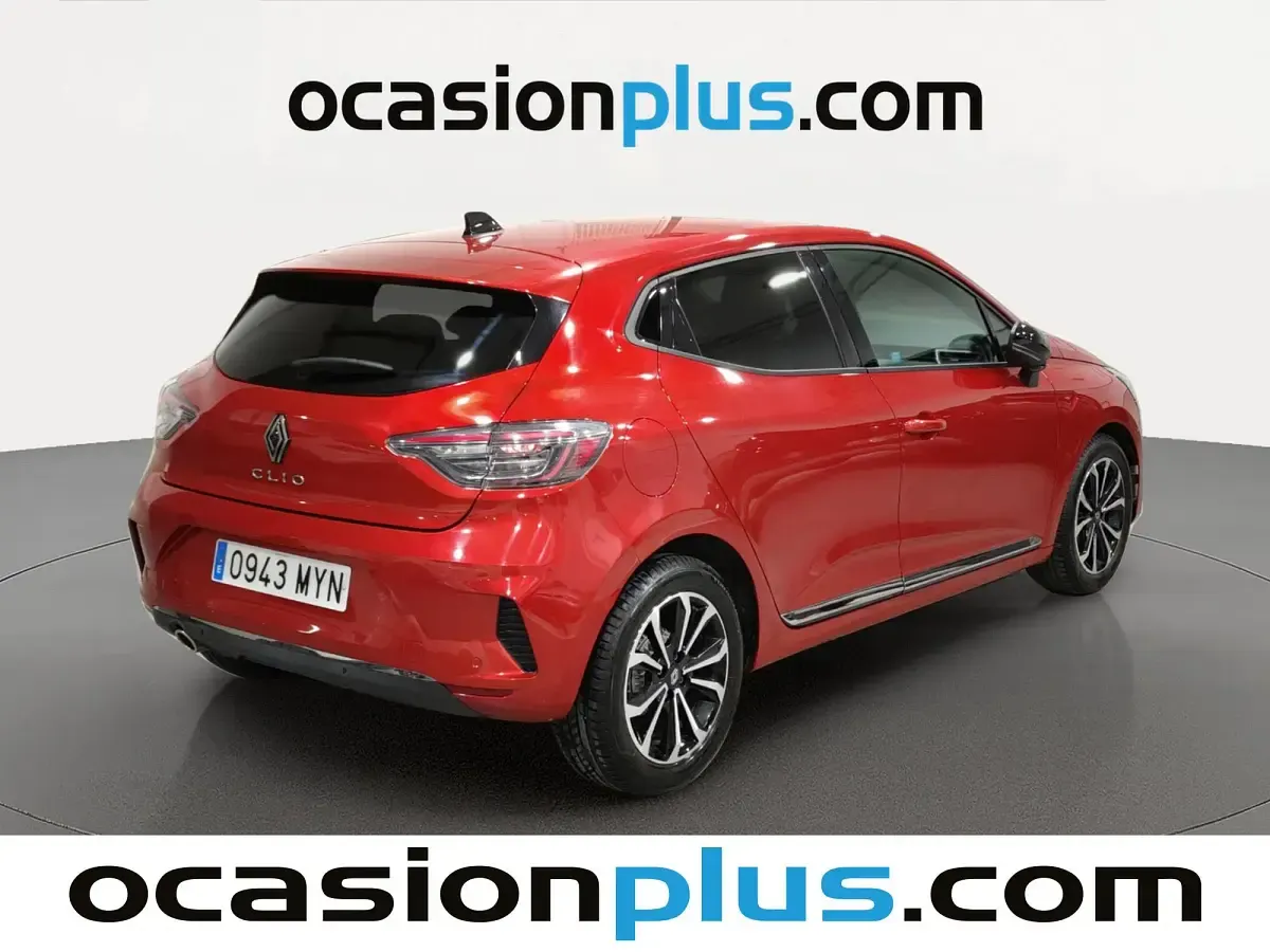 Usado Renault Clio Techno 91 CV (66 kW) 2025 Rojo Utilitario