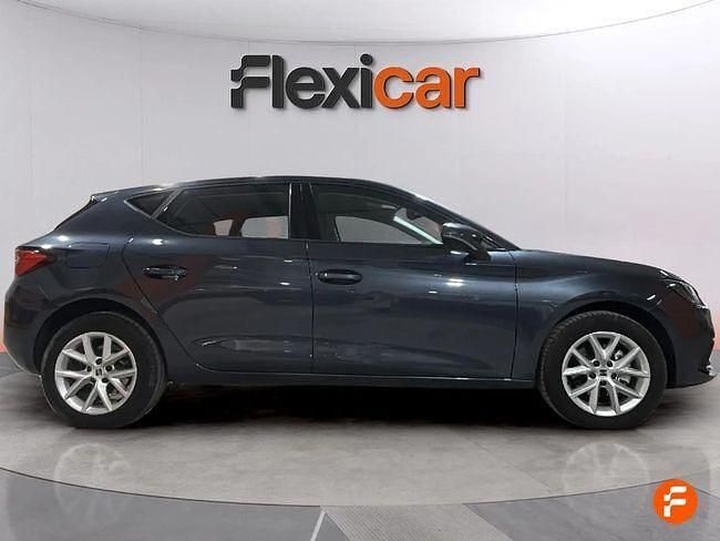 Usado Seat Leon Style 110 CV (80 kW) 2024 Gris Berlina