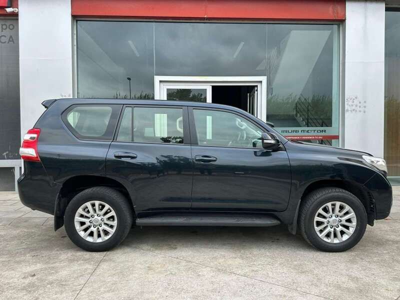 Azul Usado 2015 Toyota Land Cruiser SUV | 38.999 € (Un poco caro) - Imagen 1/4