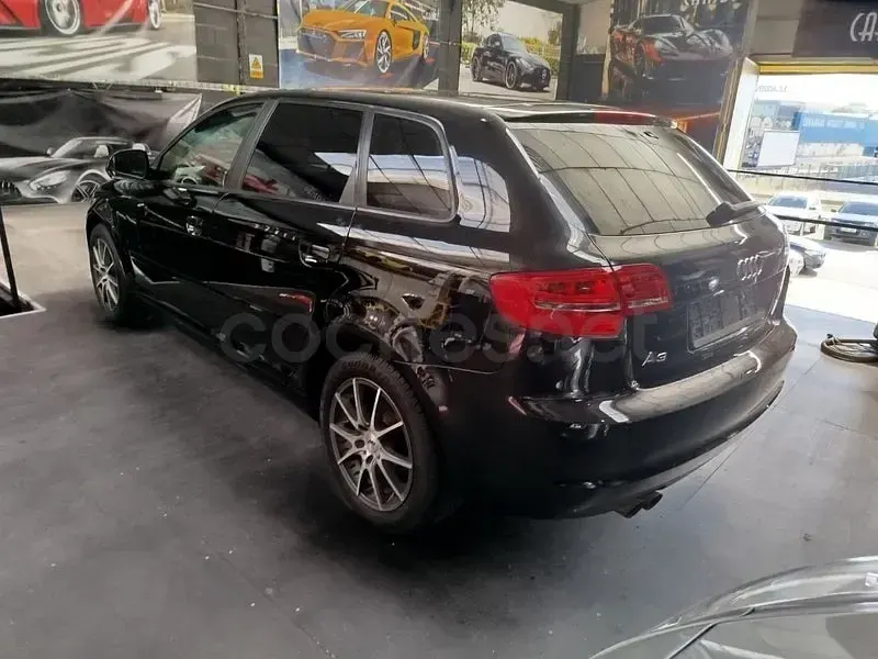 Usado Audi A3 Sportback Ambition 125 CV (91 kW) 2009 Negro Utilitario