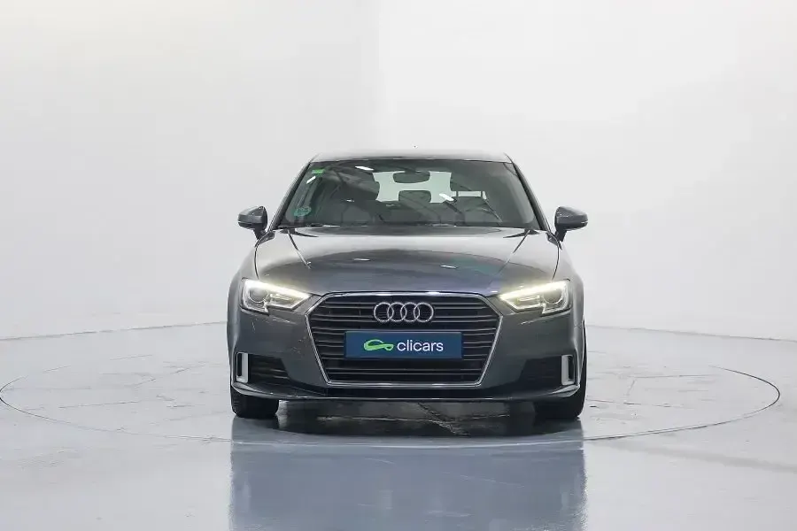 Usado Audi A3 Sport 150 HP (110 kW) 2017 Cinzento Sedan