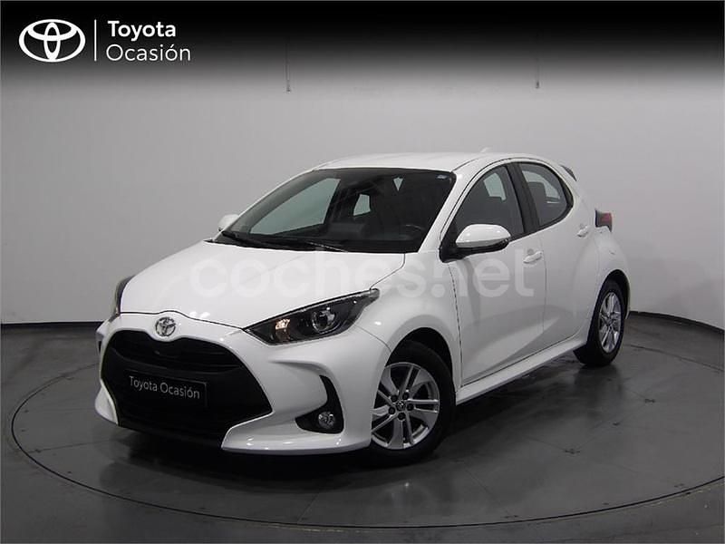 Blanco Usado 2022 Toyota Yaris Berlina | 16.500 € (Precio justo) - Imagen 1/4