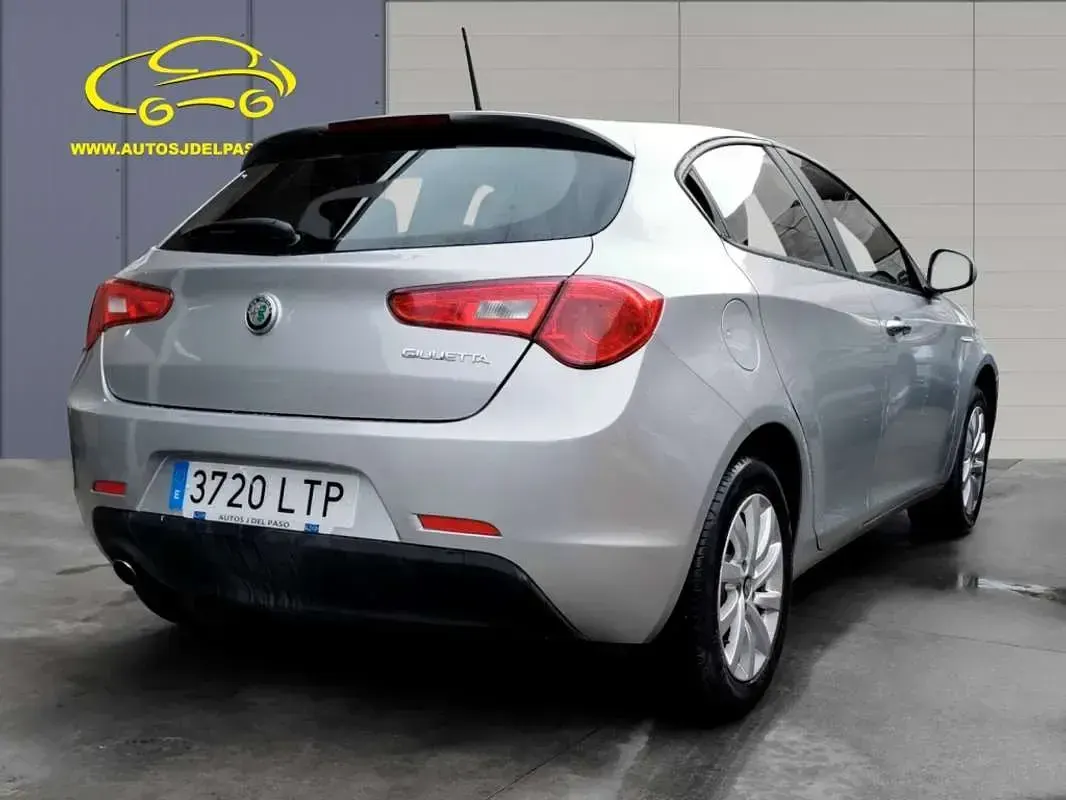 Usado Alfa Romeo Giulietta 120 CV (88 kW) 2021 Gris Utilitario