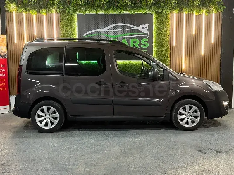 Usado Peugeot Partner Tepee Outdoor 120 CV (88 kW) 2016 Marrón Monovolumen