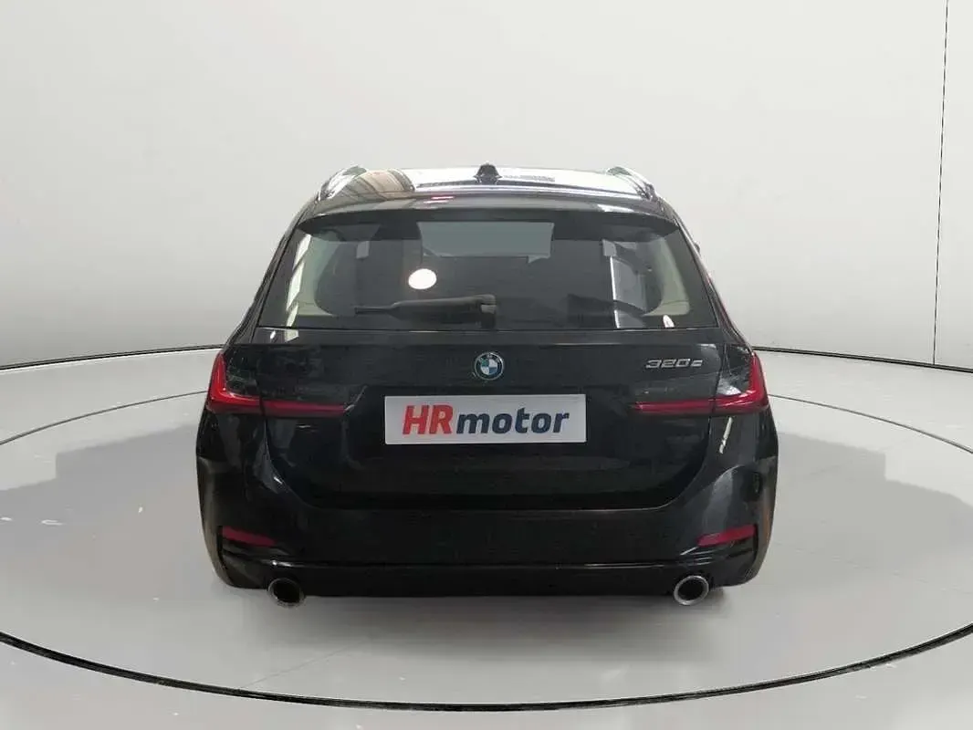 Usado BMW 320e 204 CV (150 kW) 2023 Negro Berlina