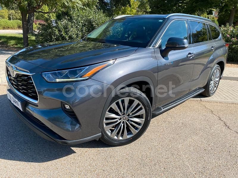 Gris / plata Usado 2021 Toyota Highlander Advance SUV | 39.900 € (Precio justo) - Imagen 1/4