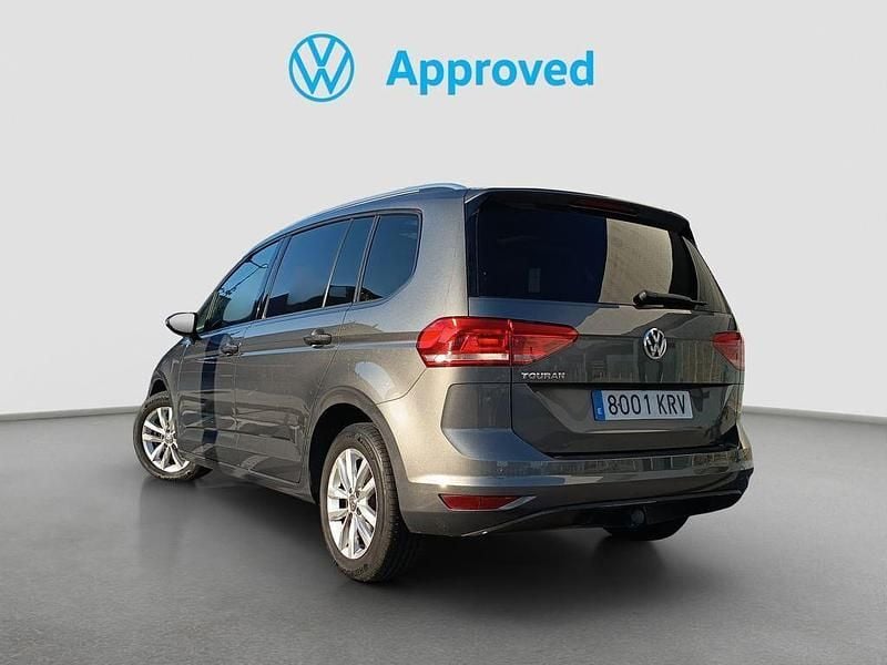Usado VW Touran Advance 116 CV (85 kW) 2018 Gris Monovolumen