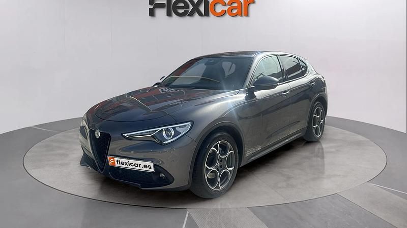Usado Alfa Romeo Stelvio Sprint 162 CV (119 kW) 2022 Gris SUV