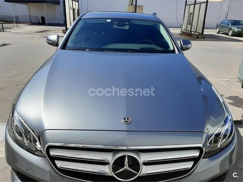 Gris / plata Usado 2018 Mercedes E200 Berlina | 27.800 € (Un poco caro) - Imagen 1/4