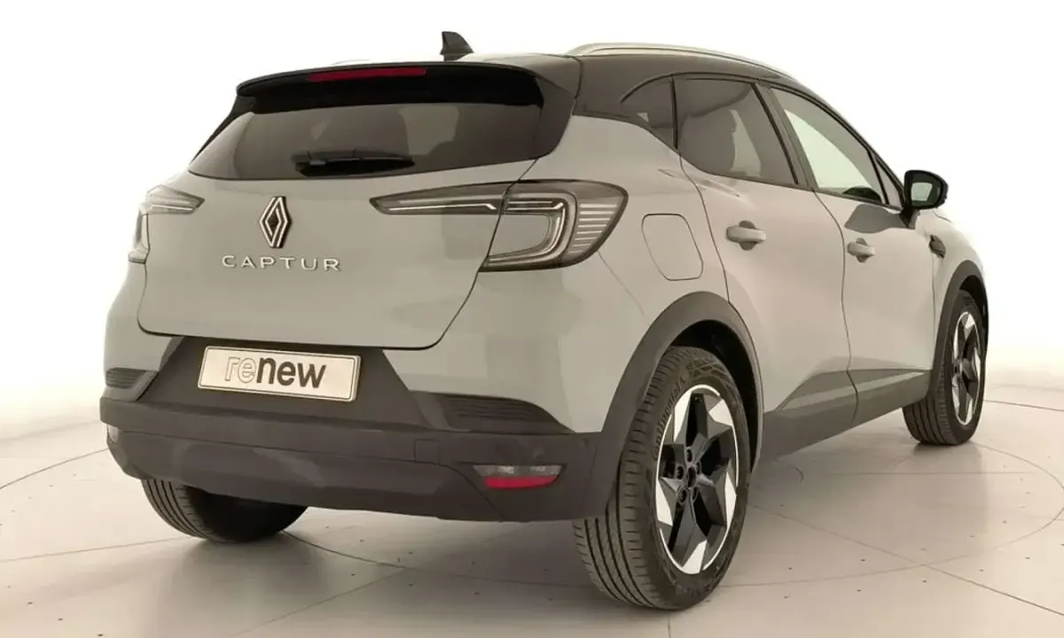 Usado Renault Captur Techno 101 CV (74 kW) 2025 Gris SUV