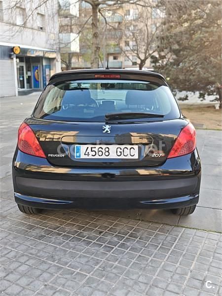 Usado Peugeot 207 75 CV (55 kW) 2009 Negro Berlina