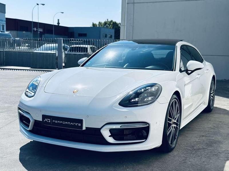 Usado Porsche Panamera Sport Turismo 560 CV (411 kW) 2021 Blanco Familiar