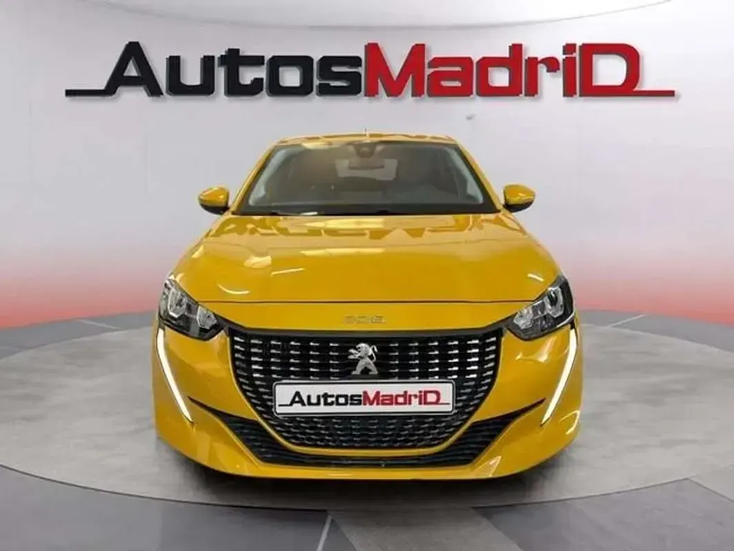 Usado Peugeot 208 Active 101 CV (74 kW) 2020 Amarillo Utilitario