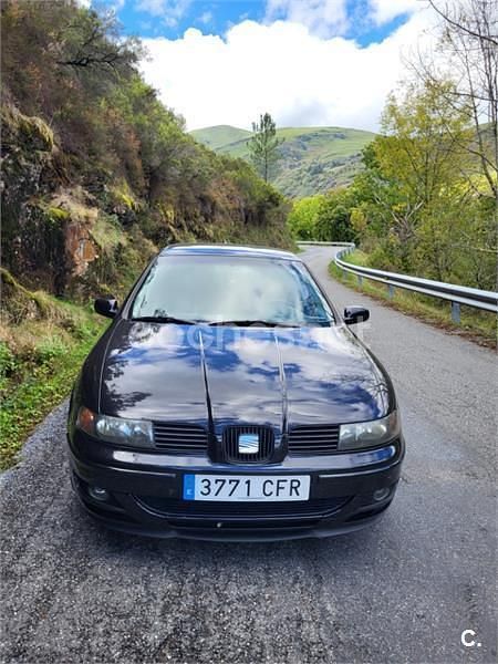 Negro Usado 2003 Seat Leon Sport Berlina | 2000 € (Buen precio) - Imagen 1/4