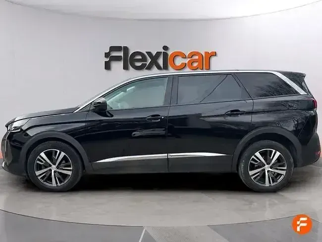 Usado Peugeot 5008 Allure 130 CV (95 kW) 2022 Negro SUV
