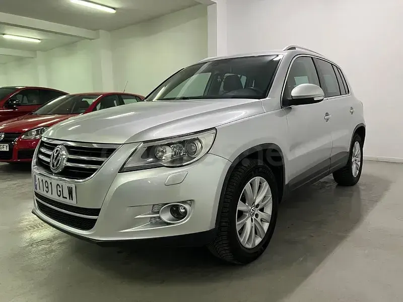 Usado VW Tiguan Sport 140 CV (102 kW) 2009 Gris / plata SUV