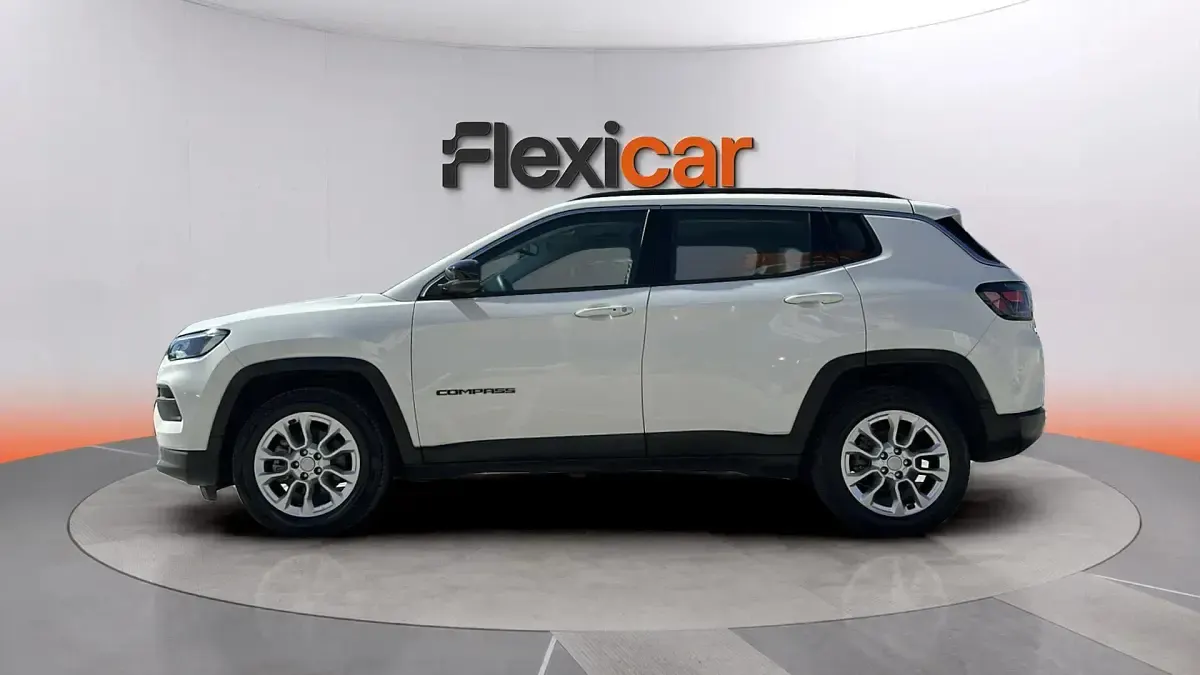 Usado Jeep Compass Longitude 131 CV (96 kW) 2021 Blanco SUV