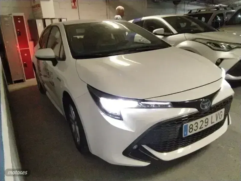 Usado Toyota Corolla Active 122 CV (89 kW) 2021 Blanco