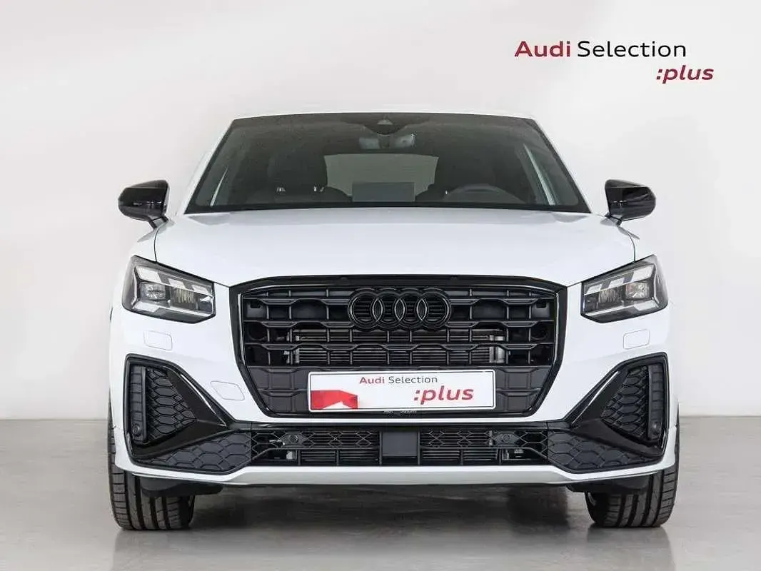 Usado Audi Q2 Black Edition 150 CV (110 kW) 2025 Blanco SUV