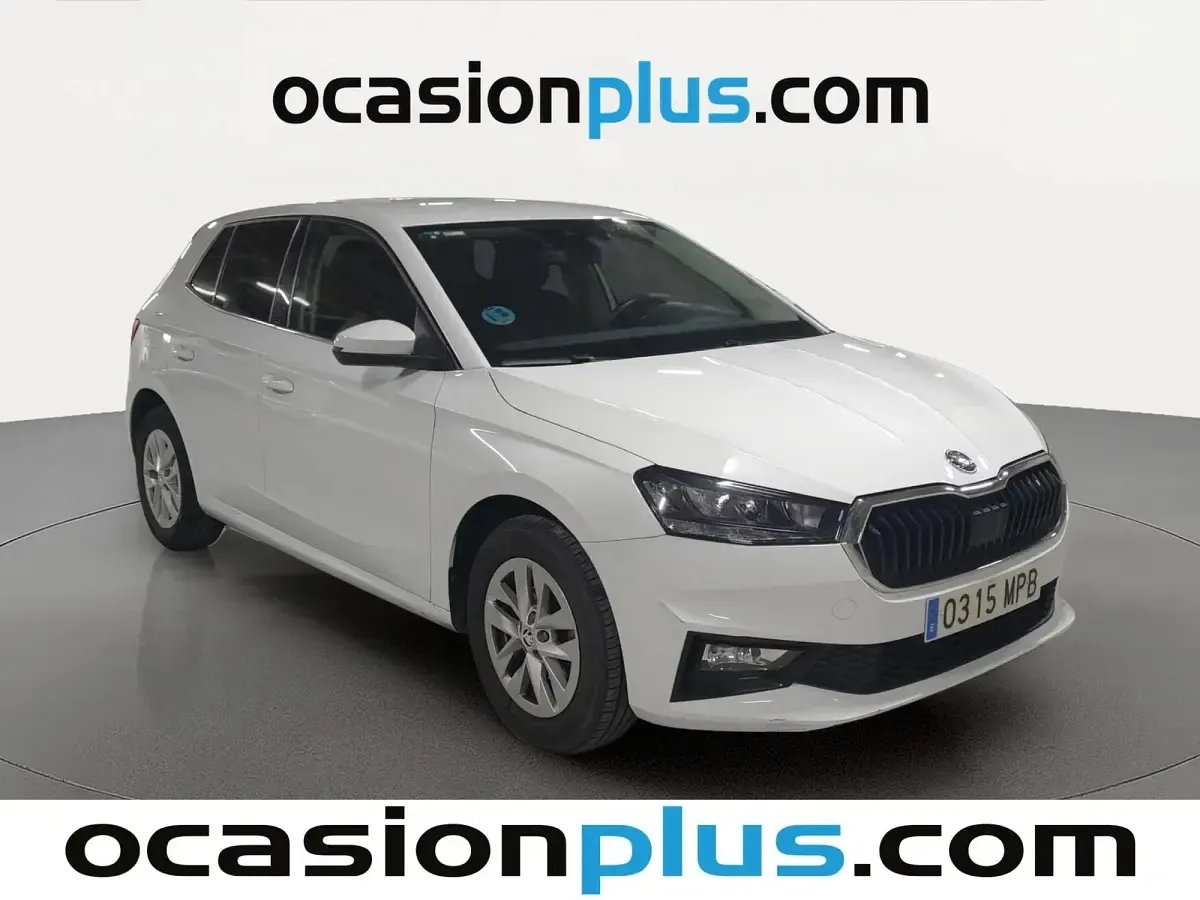 Usado Skoda Fabia Selection 95 CV (69 kW) 2024 Blanco Utilitario