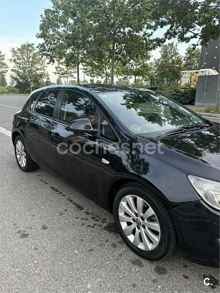 Usado Opel Astra Sport 125 HP (91 kW) 2010 Preto Sedan