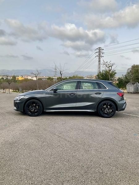 Usado Audi A3 Ambiente 150 CV (110 kW) 2025 Gris / plata Berlina