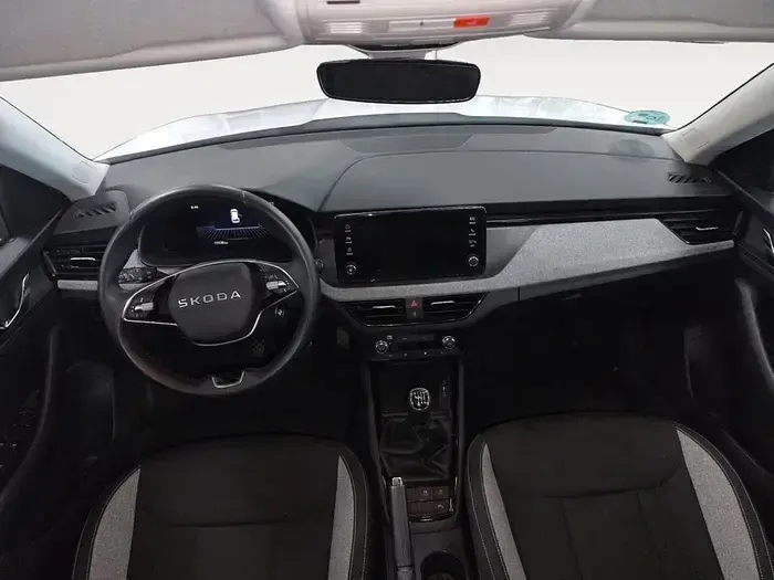 Usado Skoda Kamiq Selection 115 CV (84 kW) 2025 Blanco SUV