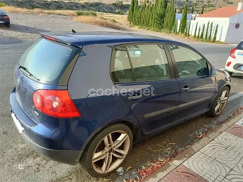 Usado VW Golf VI Highline 105 CV (77 kW) 2008 Azul Utilitario