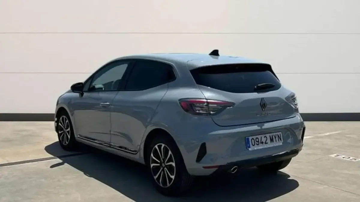 Usado Renault Clio V Techno 90 CV (66 kW) 2025 Gris Berlina